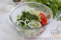 Фото приготовления рецепта: Овощной салат с жареными кабачками - шаг №7