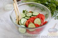 Фото приготовления рецепта: Овощной салат с жареными кабачками - шаг №8