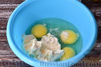 Фото приготовления рецепта: Запеканка из пельменей в яично-сметанной заливке - шаг №2