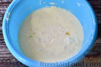 Фото приготовления рецепта: Запеканка из пельменей в яично-сметанной заливке - шаг №4