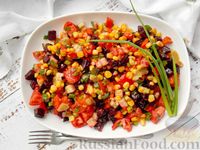 Фото к рецепту: Салат из свежих и запечённых овощей с кукурузой
