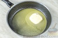 Фото приготовления рецепта: Яичница-глазунья с жареными зелёными помидорами - шаг №5