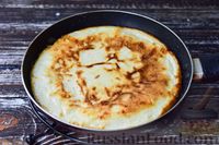Фото приготовления рецепта: Сырная лепёшка с брынзой, на сковороде - шаг №10