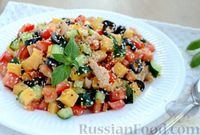 Фото к рецепту: Салат с курицей, овощами, сыром и маслинами