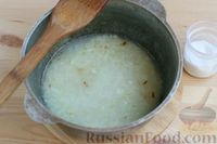 Фото приготовления рецепта: Рис с куриной печенью и грибами - шаг №7