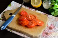 Фото приготовления рецепта: Салат из жареных баклажанов с помидорами и сладким перцем - шаг №8