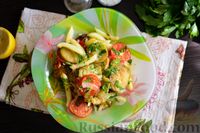 Фото приготовления рецепта: Салат из жареных баклажанов с помидорами и сладким перцем - шаг №12
