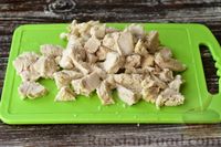Фото приготовления рецепта: Вермишель, запечённая с курицей, грибами и вишнями - шаг №12