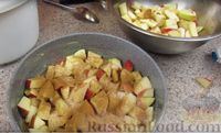 Фото приготовления рецепта: Шарлотка с яблоками - шаг №6