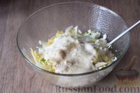 Фото приготовления рецепта: Салат с огурцами, яйцами и сыром - шаг №9