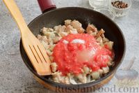 Фото приготовления рецепта: Спагетти с курицей в томатном соусе - шаг №8