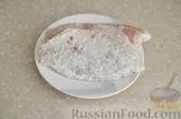 Фото приготовления рецепта: Жареное рыбное филе с шампиньонами - шаг №2