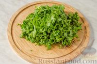 Фото приготовления рецепта: Овощной салат со свининой и сметанно-горчичной заправкой - шаг №8