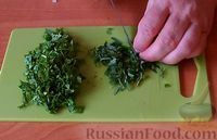 Фото приготовления рецепта: Болгарский перец, фаршированный булгуром с грибами и изюмом - шаг №6
