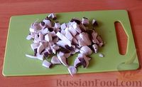 Фото приготовления рецепта: Болгарский перец, фаршированный булгуром с грибами и изюмом - шаг №3