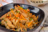 Фото приготовления рецепта: Мясной салат с жареной морковью и луком - шаг №14
