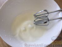 Фото приготовления рецепта: Сырные крокеты с малиновым соусом - шаг №7