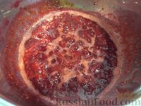 Фото приготовления рецепта: Сырные крокеты с малиновым соусом - шаг №4