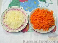 Фото приготовления рецепта: Суп с куриной печенью и рисом - шаг №3