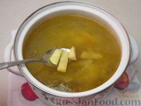 Фото приготовления рецепта: Суп с куриной печенью и рисом - шаг №8