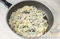 Фото приготовления рецепта: Суп с мясом, грибами и солеными огурцами - шаг №5