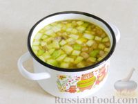 Фото приготовления рецепта: Суп с кабачками, грибами и копчёной грудинкой - шаг №15