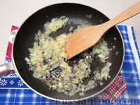 Фото приготовления рецепта: Рисовая запеканка с шампиньонами - шаг №6