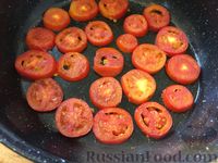 Фото приготовления рецепта: Гренки с помидорами и чесноком - шаг №3