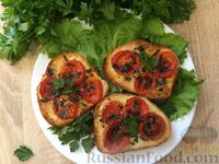 Фото приготовления рецепта: Гренки с помидорами и чесноком - шаг №13