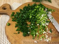 Фото приготовления рецепта: Картофель отварной с зеленым луком - шаг №4
