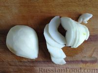 Фото приготовления рецепта: Салат с курицей, грушей, огурцом и запеченным болгарским перцем - шаг №3