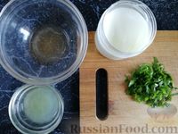 Фото приготовления рецепта: Салат с курицей, грушей, огурцом и запеченным болгарским перцем - шаг №9