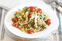 Фото к рецепту: Салат из цукини с кукурузой и помидорами