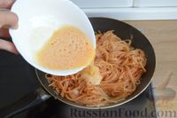 Фото приготовления рецепта: Спагетти с яйцами на сковороде - шаг №8