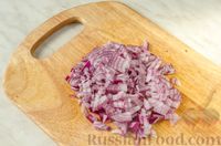 Фото приготовления рецепта: Салат из цветной капусты с кукурузой и красным луком - шаг №2