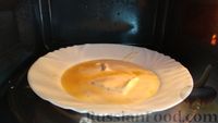 Фото приготовления рецепта: Творожный пирог с персиками - шаг №2