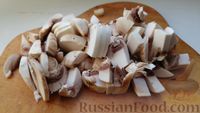Фото приготовления рецепта: Куриные котлеты с грибами и капустой - шаг №4