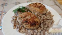 Фото приготовления рецепта: Куриные котлеты с грибами и капустой - шаг №15