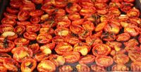 Фото приготовления рецепта: Вяленые помидоры по-итальянски - шаг №6
