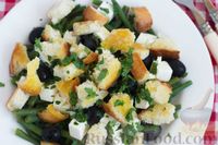 Фото приготовления рецепта: Салат со стручковой фасолью, сыром фета и маслинами - шаг №9