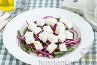 Фото к рецепту: Салат из стручковой фасоли с сыром фета и луком