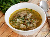 Фото к рецепту: Капустный суп с индейкой и чечевицей