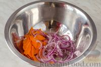 Фото приготовления рецепта: Салат со свежими овощами и жареной говядиной - шаг №9