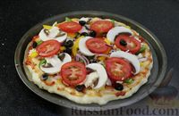 Фото приготовления рецепта: Необычная пицца с двойным сыром - шаг №17