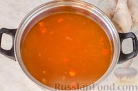 Фото приготовления рецепта: Суп с капустой, макаронами и помидорами - шаг №11