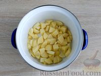 Фото приготовления рецепта: Суп с картофелем и охотничьими колбасками - шаг №2