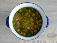 Фото приготовления рецепта: Суп с картофелем и охотничьими колбасками - шаг №13