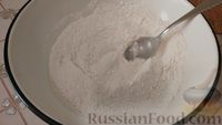 Фото приготовления рецепта: Дрожжевое тесто на сливках - шаг №3
