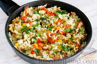 Фото приготовления рецепта: Рис с морепродуктами и овощами - шаг №14