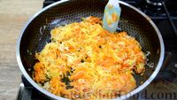 Фото приготовления рецепта: Кабачковый рулет с луком, морковью и сыром - шаг №9